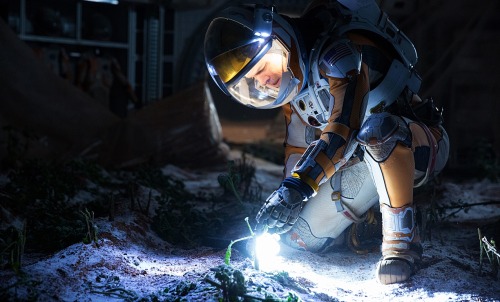 entertainingtheidea-deactivated: First look at Ridley Scott’s The Martian —based on a novel written by Andy Weir and set to hit theaters on November 25th— starring Matt Damon,   Jessica Chastain, Kristen Wiig, Kate Mara,   Chiwetel Ejiofor, Sebastian