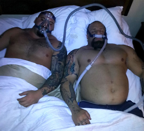 hugesexyooweegooweemen:  Mmm, help me bro, tickles. Mmm, sleepy horny bro. Time for