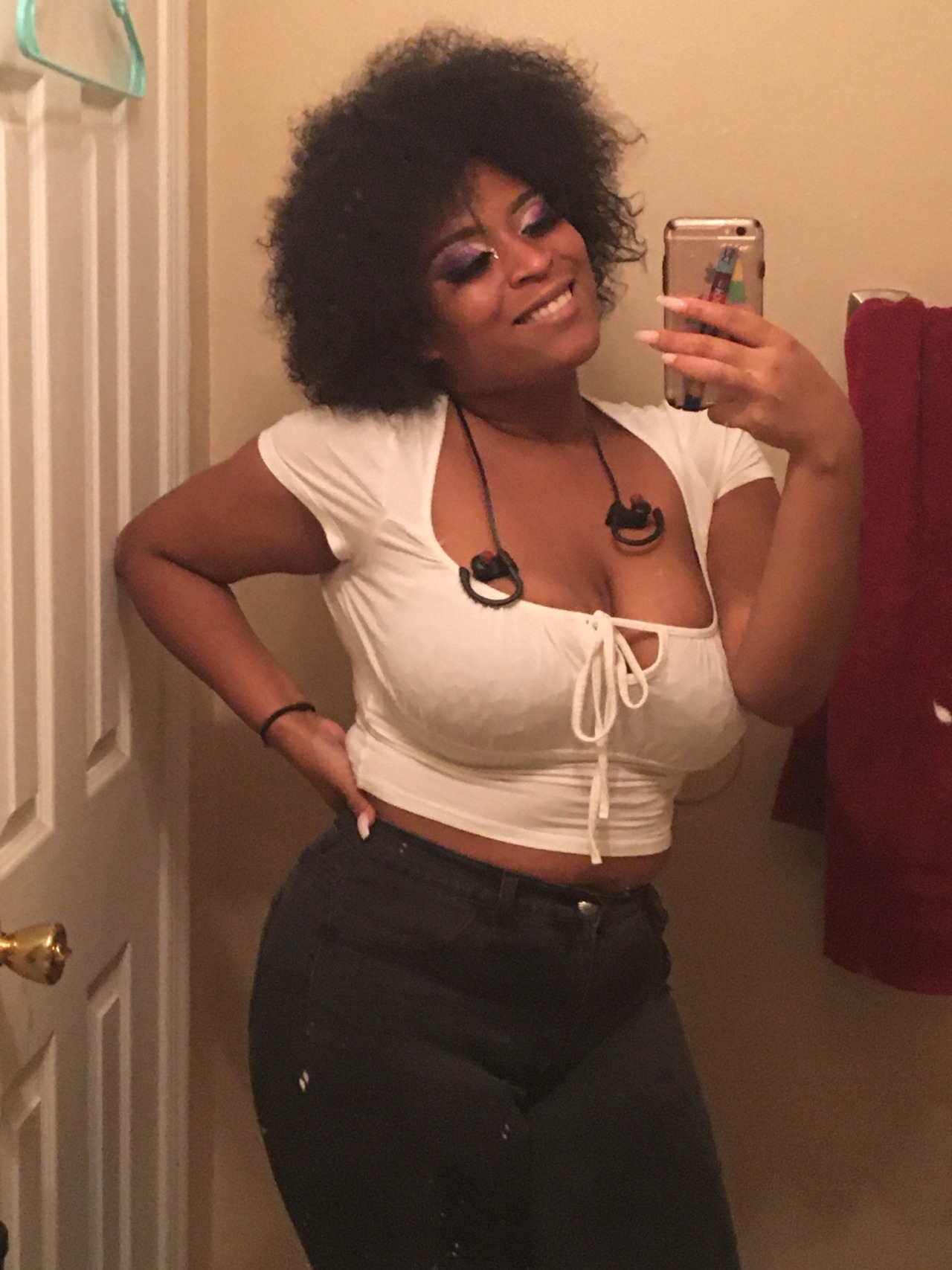 penny-theunicorn:Just out here looking scrumptious. Yw 