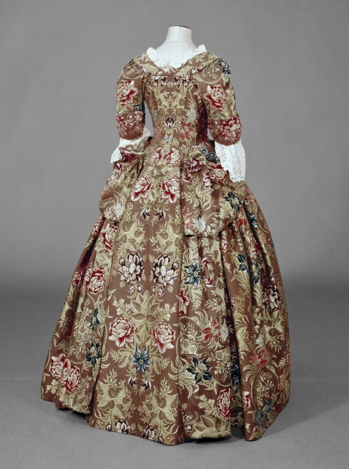 Mantua, c. 1727-1736 from The Victoria and Albert Museum