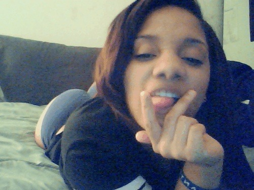 69alpha96:  Look behind her OMG…ass so phat xxx  WE COULD HAVE SO MUCH FUN TOGETHER! 