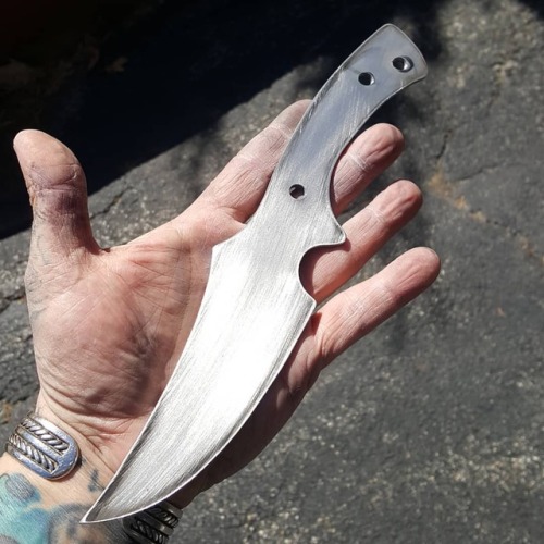 Banged out a hunter/skinner profile for a brother Marine. Based on the discontinued Case Ridgeback W