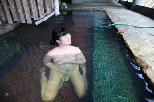 YouTubeで動画公開しました！ 湯川温泉｢大扇別館｣前回の続きー！ おっきな混浴半露天風呂の紹介です 見てねー ・ イベント情報 しずかちゃんと一緒にお風呂に入ってのんびりお話しできるオフ会です 