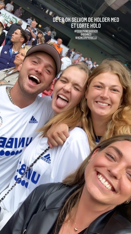 Josephine Skriver &amp; Alexander DeLeon with friends via Instagram story. (August 8, 2021)