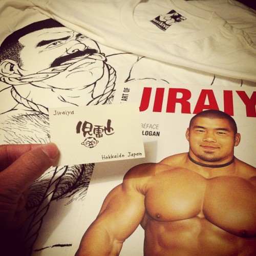 @ajaxxboi shows off his Jiraiya (児雷也) and Gengoroh Tagame (田亀源五郎) collection on Instagram. T-shirt, 