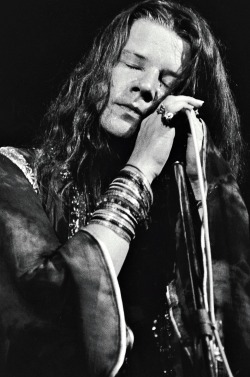 fuckindiva:  R.I.P. JANIS JOPLIN! | (January 19, 1943 – October 4, 1970) 