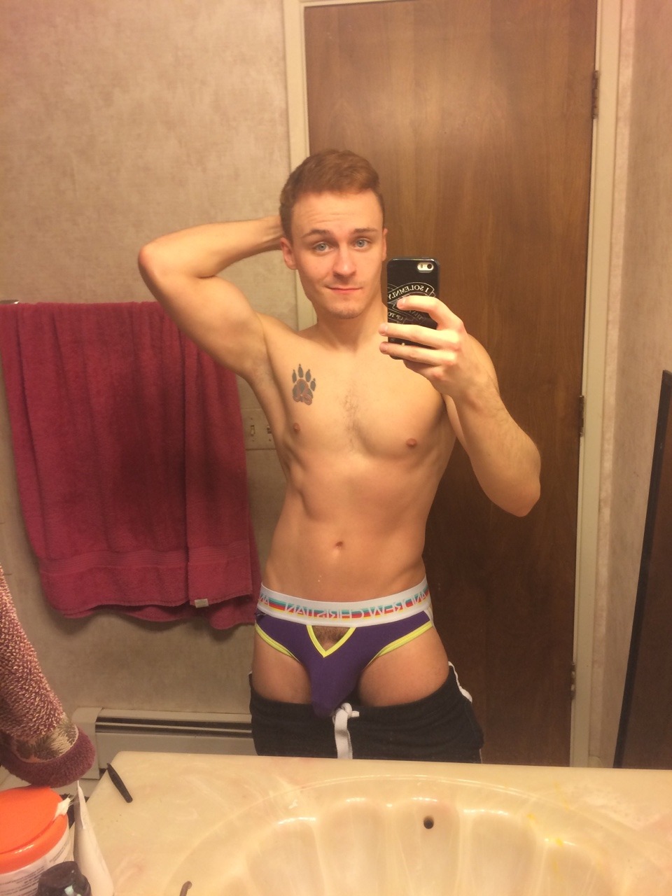 andrewchristian:  doodlehobbit:First time really gettin to work out since being sick!