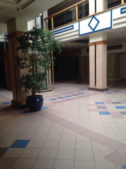 shikarilukari:Some old photos I took from a dead shopping centre in my town. I love the late 80’s/90