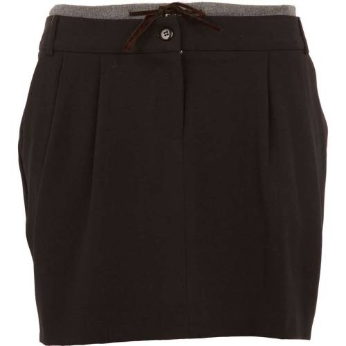 Black short tailored skirt