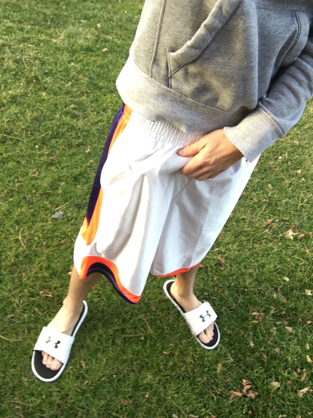 basketballshortsftw: hottmessus:   bballslides1:  I miss jay  I’m back bitchsssss