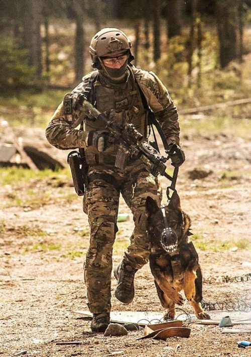 bubbalicious28:  Military/Law Enforcement porn pictures