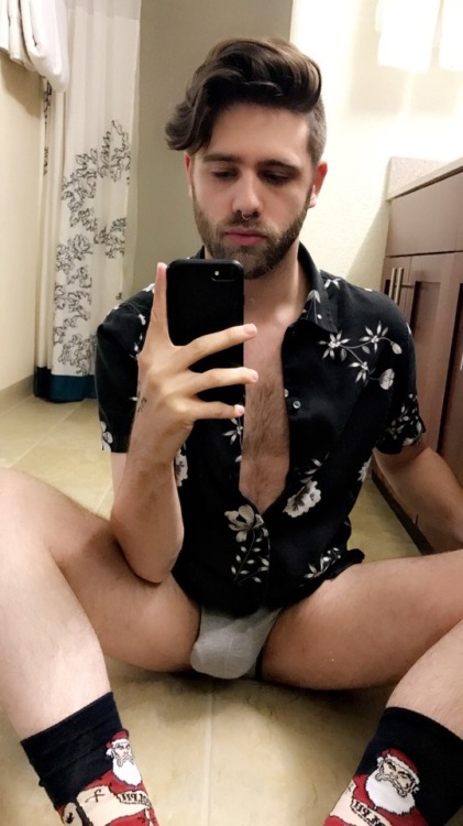 caleforpresident:Do you like my Santa socks?