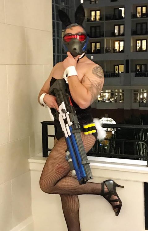 hydraworx:I present to you, the best and most perfect thing I saw at Katsucon.