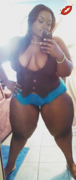 thebigtitsof:  shonte26: The big Tits Of Tumblr Vol. 177 Shonte You owe me a submission shonte….lol OMG shes thick AF…The Dr. is impressed shonte26.tumblr.com  Super Thick