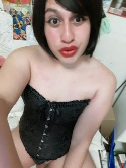 crossdressgirls:  sammyess:  Short wig :)