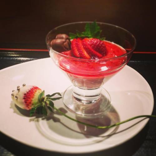 Valentine’s Day Dessert #ginkojapaneserestaurant #strawberry #mousse #dessert #valentines #tof