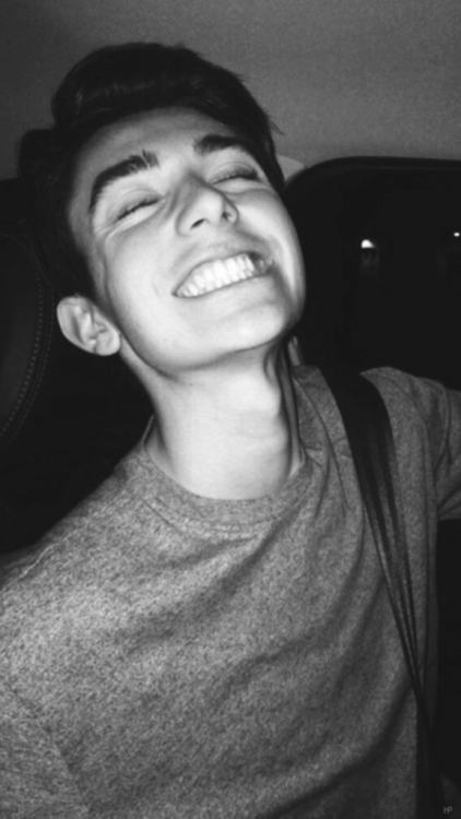 greyson chance lockscreenslike/reblog if savedplease don’t steal and/or claim as your own
