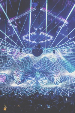 edmvibe:  FREAQSHOW — 1 JANUARY 2016 