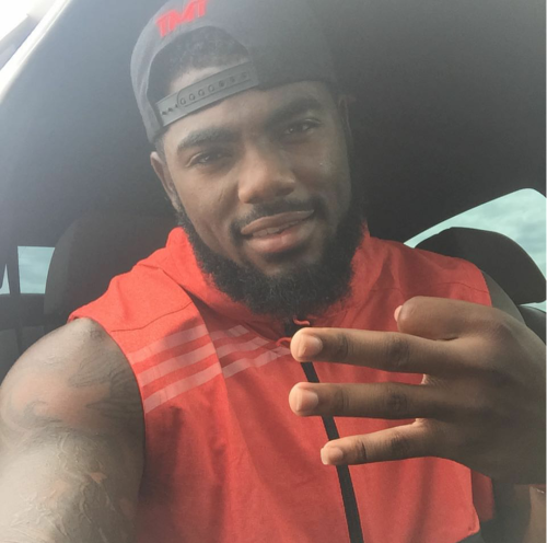 tete-baby:  tastyblkman:  Bigg Beard..  Yes I love a big think dude  Yaaaaassssss!