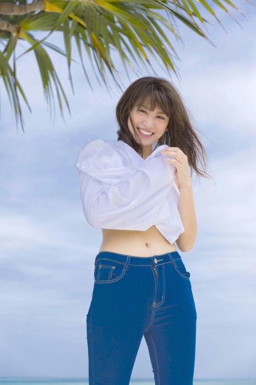 gravure-glamour:  Ikumi Hisamatsu