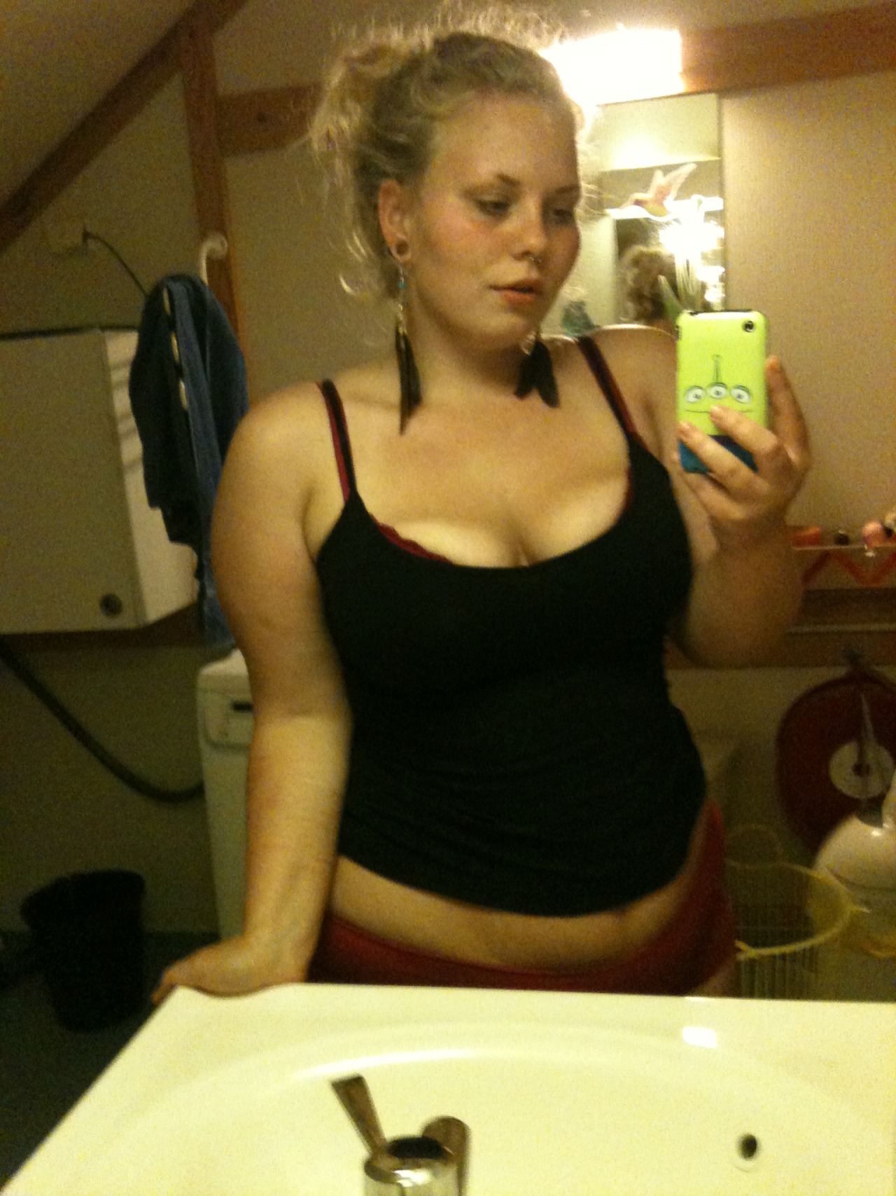 witchesofthenorth:  How could I ever doubt my sexiness. Ages 17-19