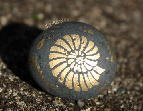 darkersolstice: kiraraneko: Painted Fossil Rock Magnets on Etsy! These magnets are made using river 