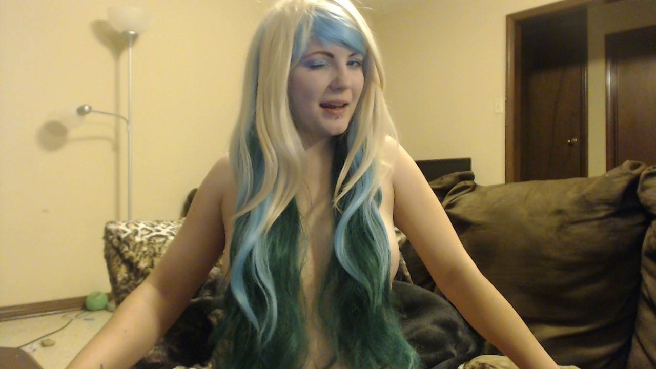misstalilove:  kittenslovedevildogs:  Mermaid Misty!  Hey look its me!!