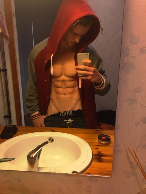luke-winters: straightbaitedguys: I would never let him go if he was mine.—–Follow me fo