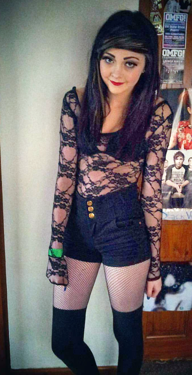crossdresserlife:  A cute girl who would adult photos