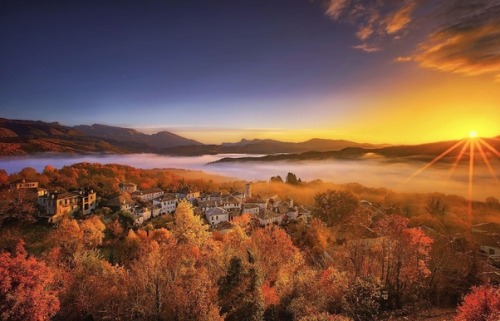 Autumn in Northwestern GreeceDilofo, Ioannina, Epirus. Photo credit: Gaia Guesthouse. Valia Calda, G