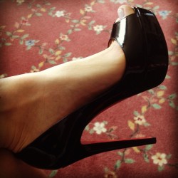 hot-on-heels:  Hot On Heels // http://www.hot-on-heels.com