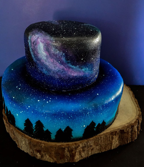 dual-polarity: exile829: uhhhuhhoneeyy: sixpenceee: Galaxy-themed cupcakes and cakes made for a frie