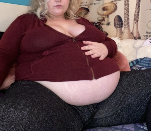 softnsweeet0:I love being this pillowy 💗