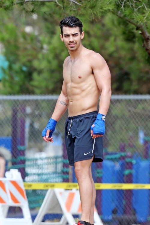 heatedtabloid101:  Joe Jonas  porn pictures