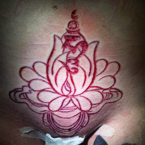 theabsolute108:  #scarification #scar #lotus #lotusbud #flower #hum #seedsyllable #holy #tiebetan #b