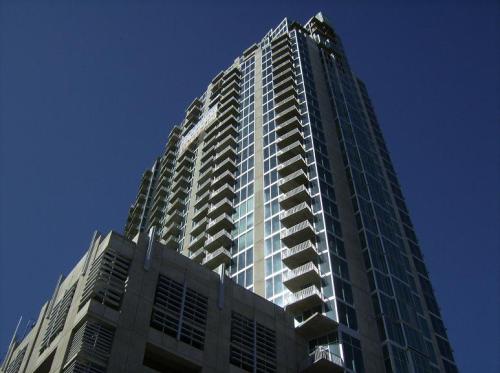officialunitedstates:  The reason why different floors of buildings are called “stories” is because each floor has a different story within its walls. On the fifth floor is Mrs. Marigold, who lives with a cat who hates her and desperately wants to