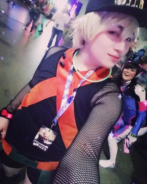 The look for tonight wink This cute dva tho is truly the blessing on the photo  #momocon #bnha #baku