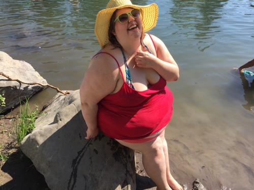 queenchubbylicious: *It was over 100* today and we had to find a way to beat the heat, luckily I lov
