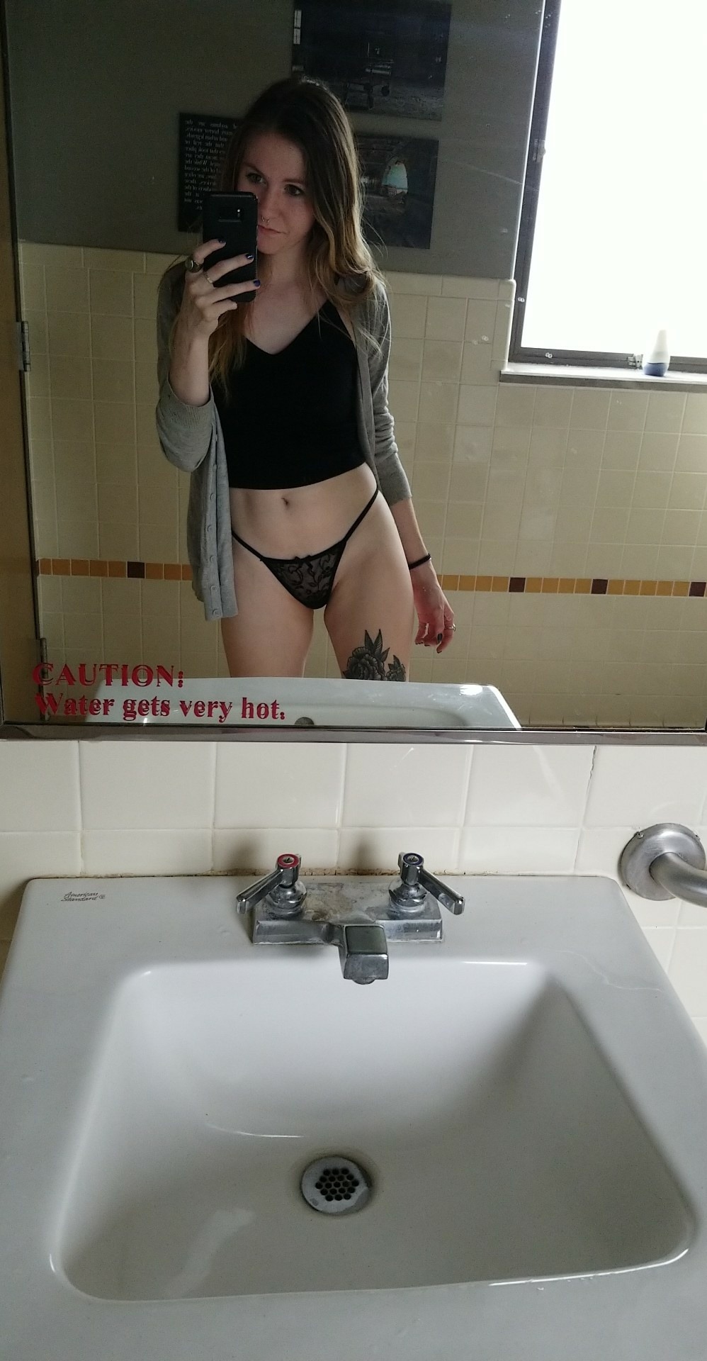 Someone Give Me Large Amounts Of Money Each Week For Nudes & Videos Everyday 💕💕 Eevelynrosee 💕💕
