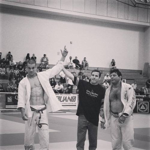 Ryron Gracie vs. Kurt Osiander and Pedro Sauer as the referee.Picture by Gracie Jiu-Jitsu Academy: &