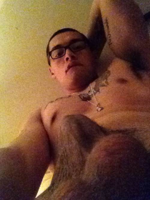 straightkikboys: Full photoset of this army stud, Jonathan 21 Follow Straight Kik Boys for more!