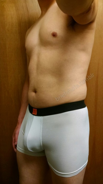 briefshots:Workout Wear: Jockey Go Mesh Boxer Briefs - MI gave up on those white tights and decided 