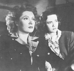 adelphe: Greer Garson and Teresa Wright in Mrs Miniver, 1942 The Academy Awards: a pictorial history by Paul Michael, 1964  https://painted-face.com/