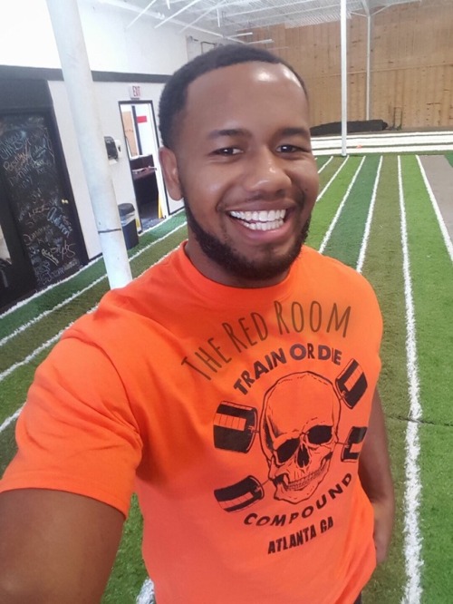 xtheredxroomx:  xtheredxroomx:  This is Antonio…  💥Sweet Dollar Saturday… Access All Vids For One Day, For ũ💥