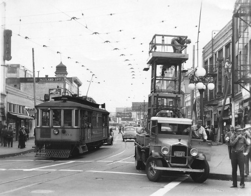 adamscoren:LATL (Los Angeles Transit Lines) car #304 at 5th and Wall Streets, 1947 by MichaelRyerson