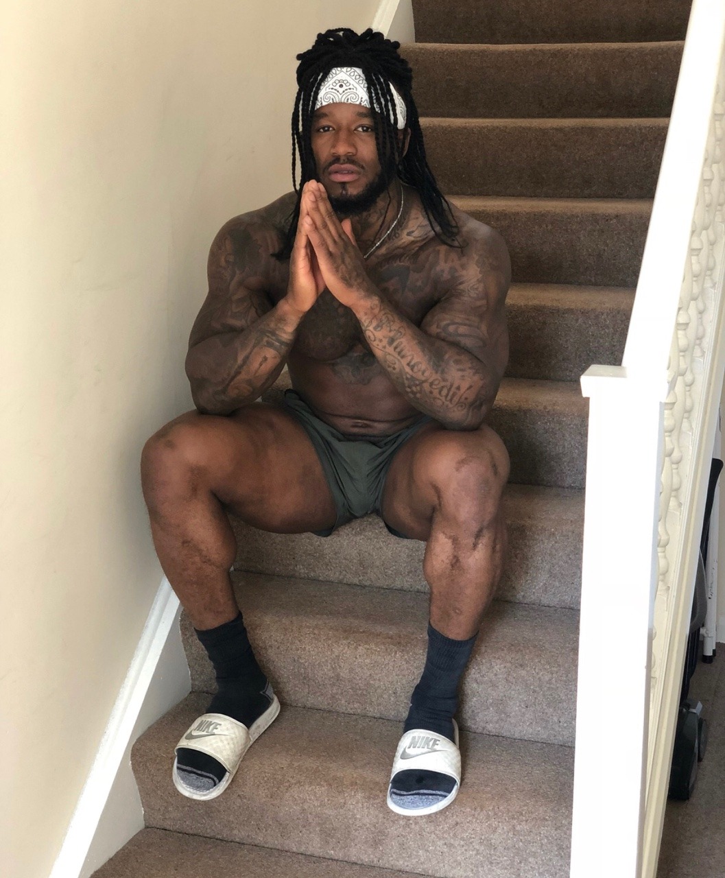 blackverse: hereisbeautiful:  www.hereisbeautiful.tumblr.com  Bruh who is this 😩