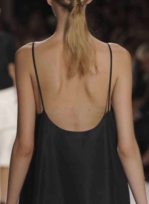 white-lyes:  white/black blog