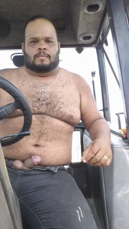 Porn photo Hot married bear with fat uncut cock. 