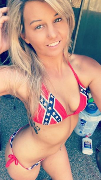 carolinakat72: Love pics of this girl, one of my favs for sure