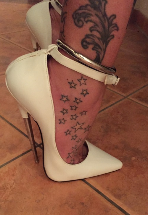 fnchen: BarbieBoobs- New Giaro Ultra high heels, perfect for a bimbo night out More kinky pics at ht